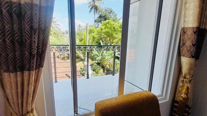 Family Suite, Ivory Laze