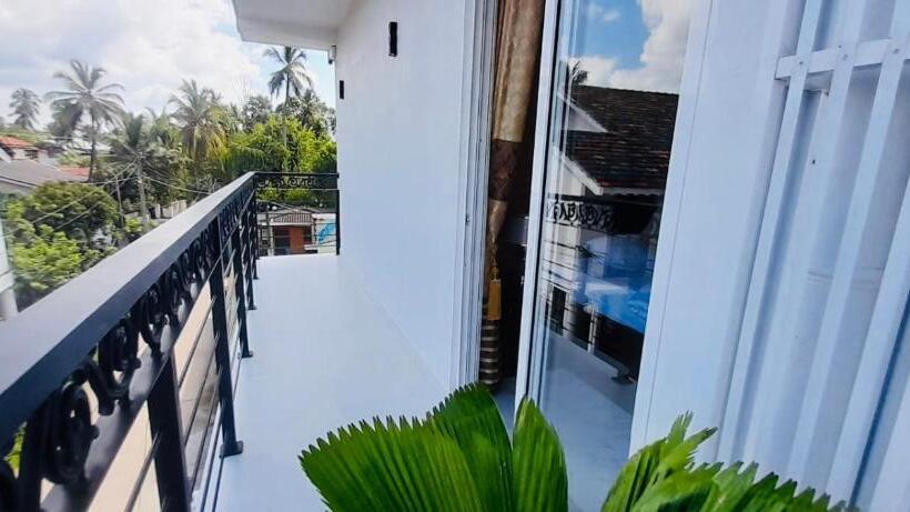 Люкс с Балконом, Ivory Laze