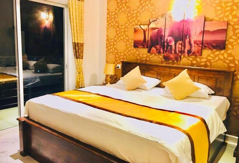 Номер Deluxe с Балконом, Ivory Laze