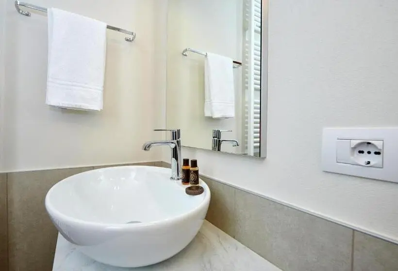 اتاق لوکس یک تخته, La Villa