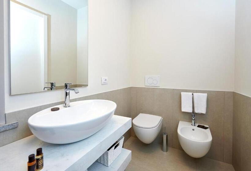 اتاق لوکس یک تخته, La Villa