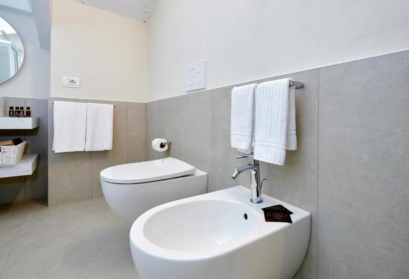 اتاق لوکس یک تخته, La Villa