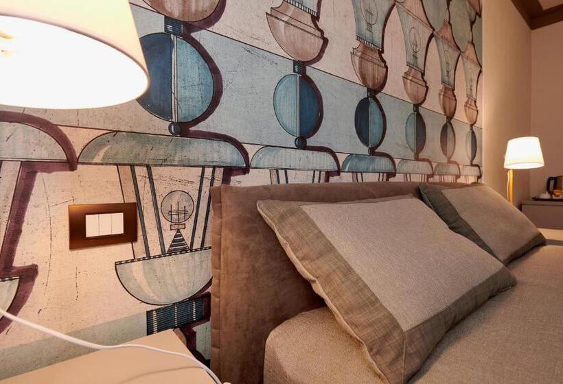 اتاق لوکس, La Villa