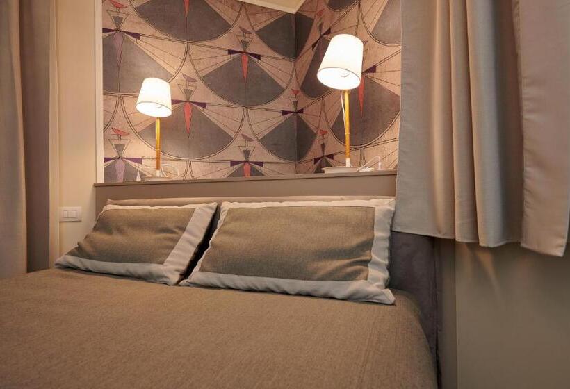 اتاق لوکس, La Villa