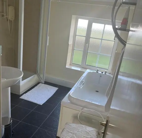 Standard-huone Jaettu Kylpyhuone, Lucy Cross Guest House