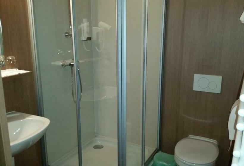 חדר סטנדרט לשלושה, Fairsleep Motel Hainburg