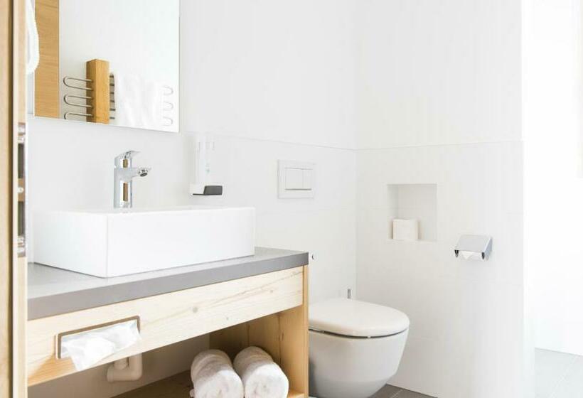 발코니가 있는 2 베드룸 아파트, Alberts Heimatglück