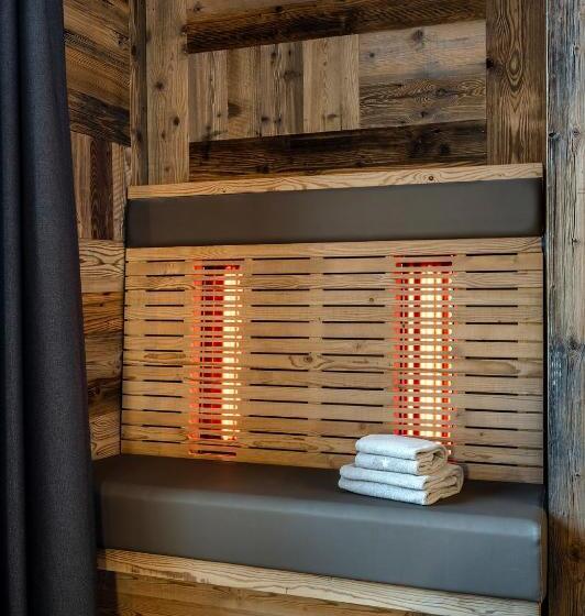 غرفة قياسية مزوَّدة بشُرفة, Almdorf Almlust