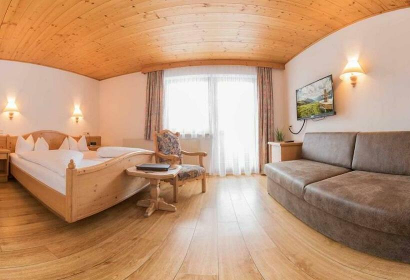 バルコニー付きスタンダードトリプルルーム, Christoph