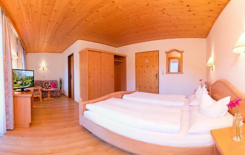 バルコニー付きスタンダードトリプルルーム, Christoph