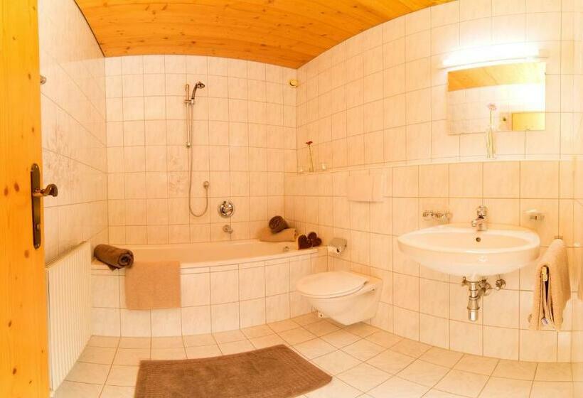 バルコニー付きスタンダードルーム, Christoph