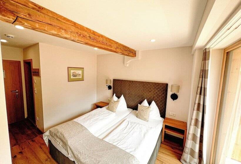 스탠다드 룸 산 전망, Pass Lueg