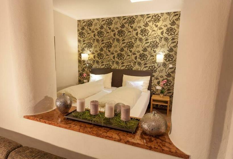 스위트, Pass Lueg