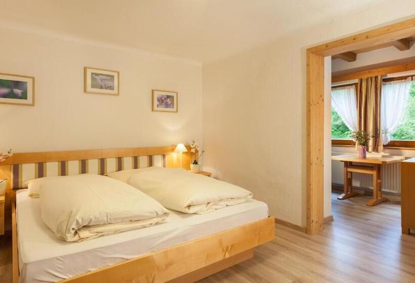 스탠다드 트리플 룸, Pass Lueg