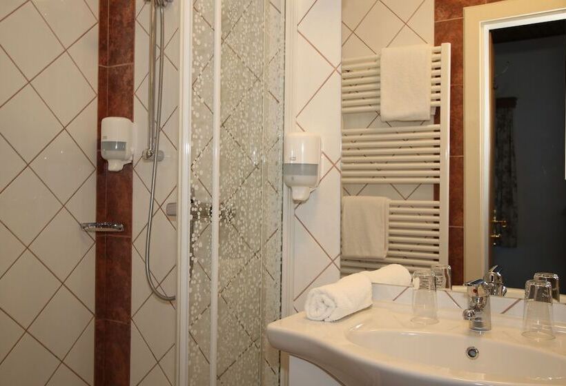 스위트, Pass Lueg