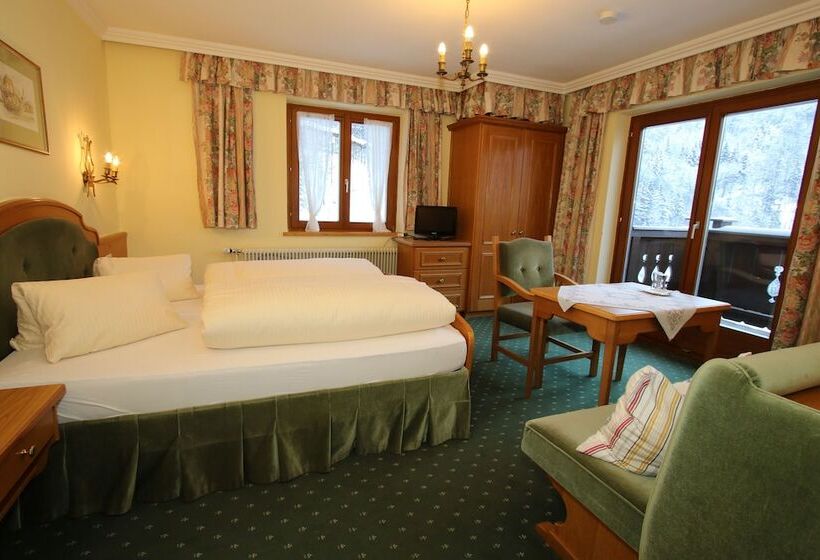 스탠다드 룸 산 전망, Pass Lueg