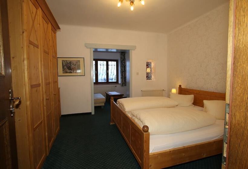 스탠다드 룸, Pass Lueg