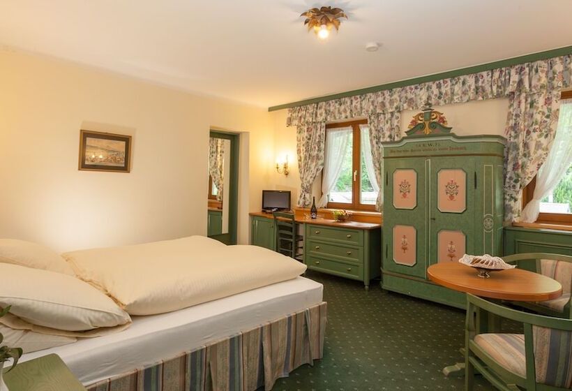 스탠다드 트리플 룸, Pass Lueg