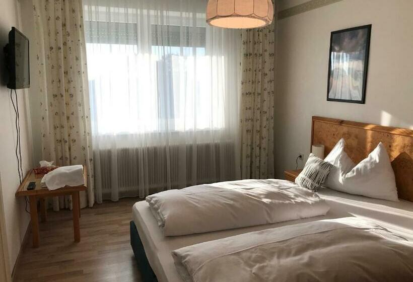 Номер Стандарт, Wein & Landhaus Willi Opitz