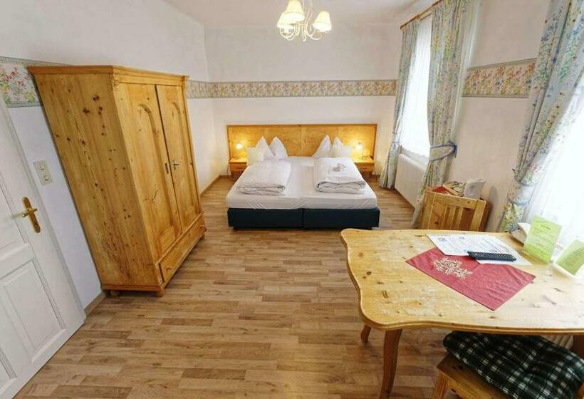 Номер Стандарт, Wein & Landhaus Willi Opitz