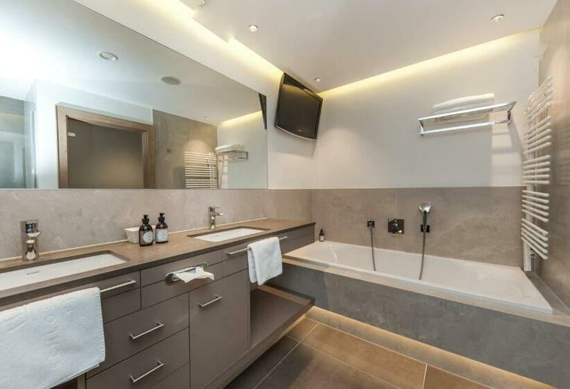 اتاق سوپریور, Schlosshotel Fiss