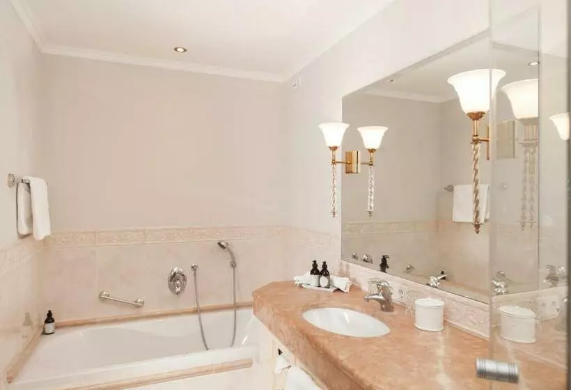اتاق لوکس, Schlosshotel Fiss