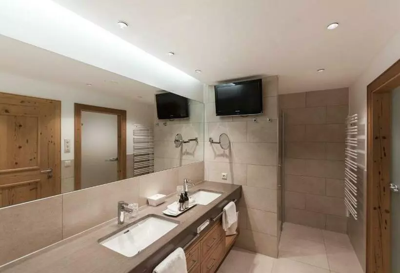 اتاق سوپریور, Schlosshotel Fiss