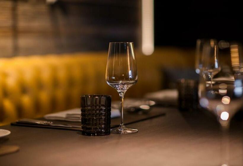 سوییت جونیور, Schlosshotel Fiss