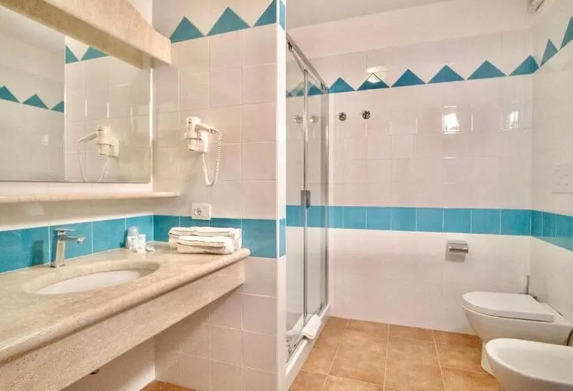 آپارتمان 1 خوابه با تراس, Apartments With Air Conditioning In Orosei