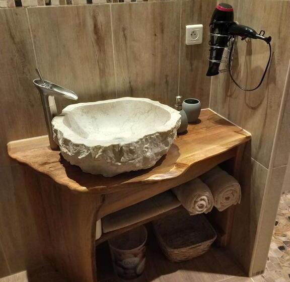 Номер Стандарт, Chambres Suite D Hôte Divine Providence