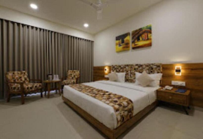 Quarto Deluxe, Flourish International, Changodar