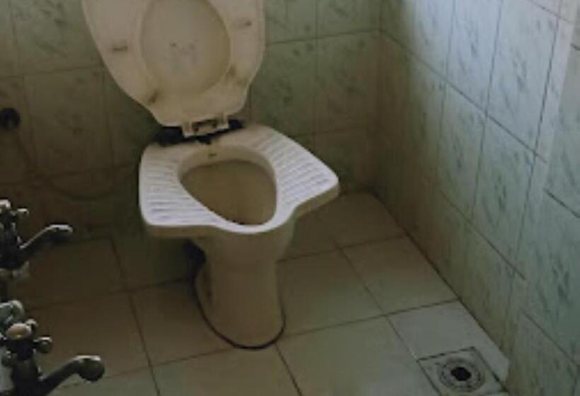 Deluxe Rum, Maan Residency Bhusawal