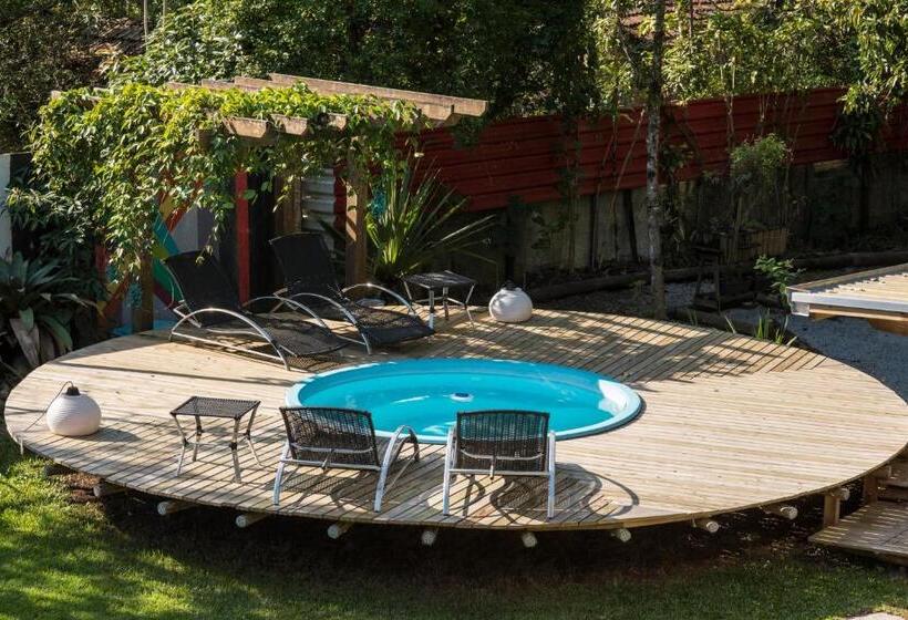 غرفة قياسية مطلّة علي حمام السباحة, Pousada Vila Do Mel