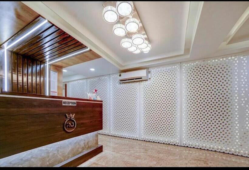 اتاق لوکس, Rj Residency