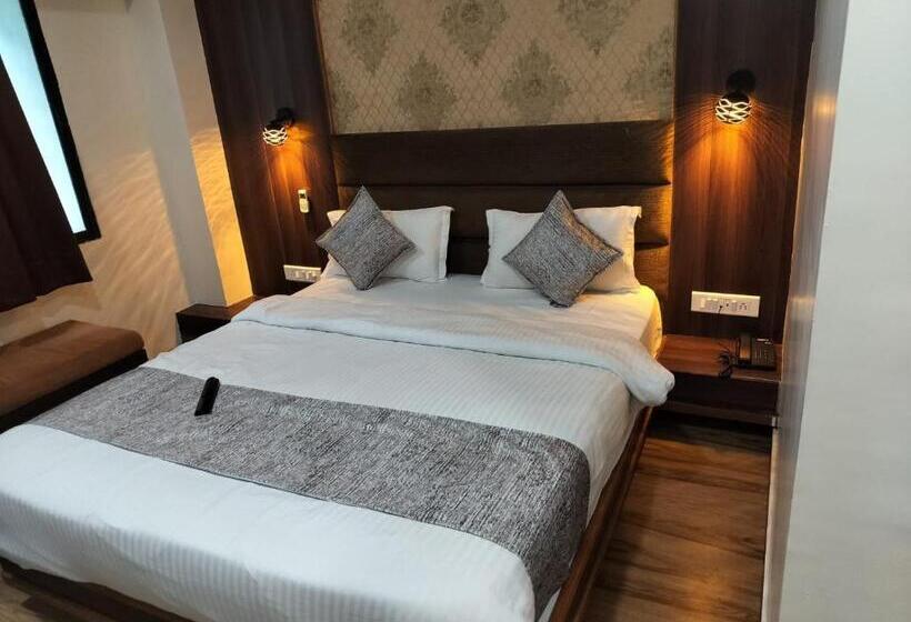 اتاق لوکس, Rj Residency