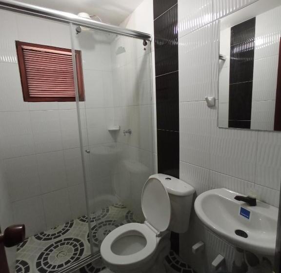 חדר משפחתי, Torogua