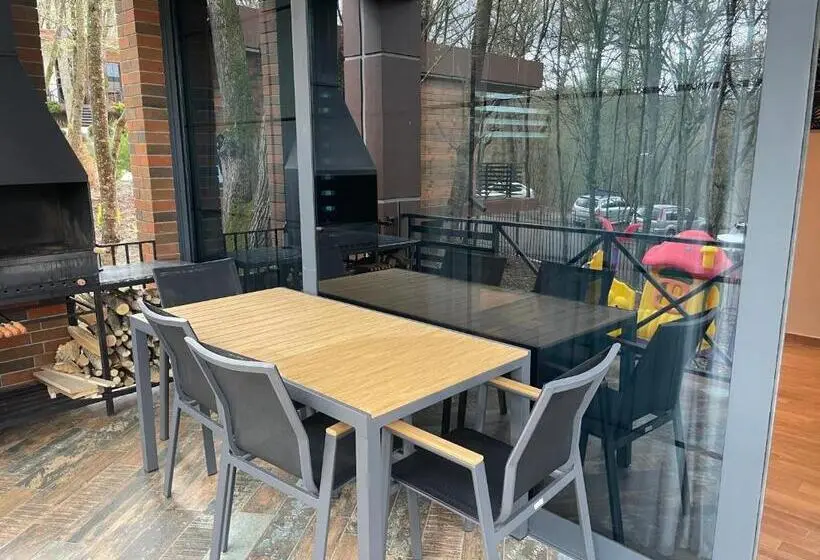 Perhesviitti, Vak Resort Dilijan