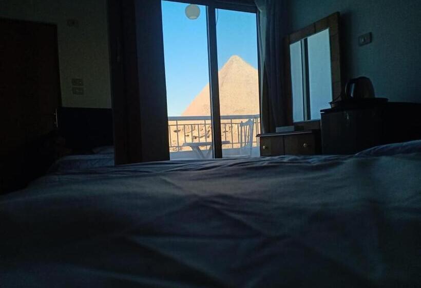 اتاق لوکس با بالکن, Yamour Pyramids View