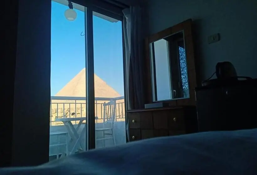 اتاق لوکس با بالکن, Yamour Pyramids View