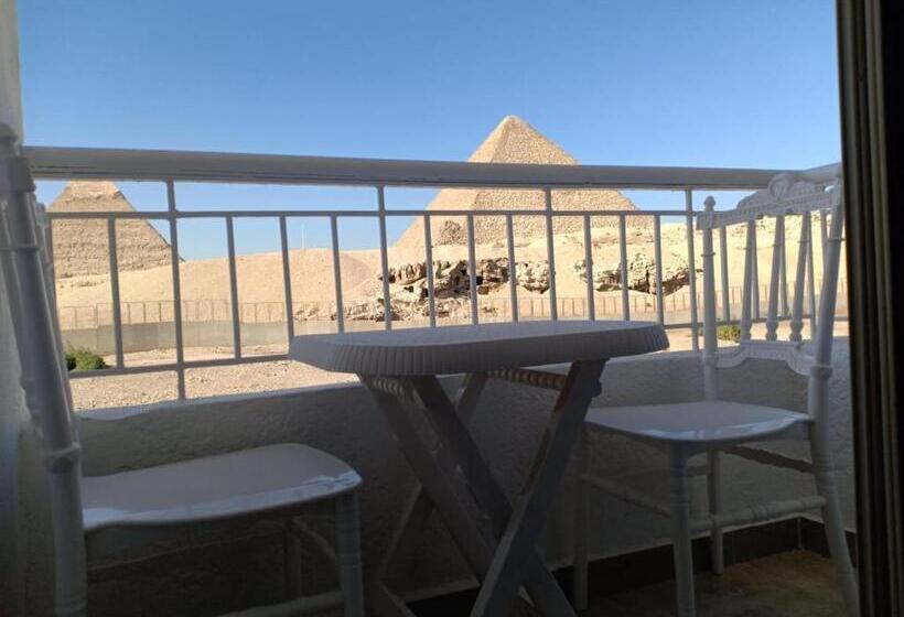 اتاق لوکس با بالکن, Yamour Pyramids View