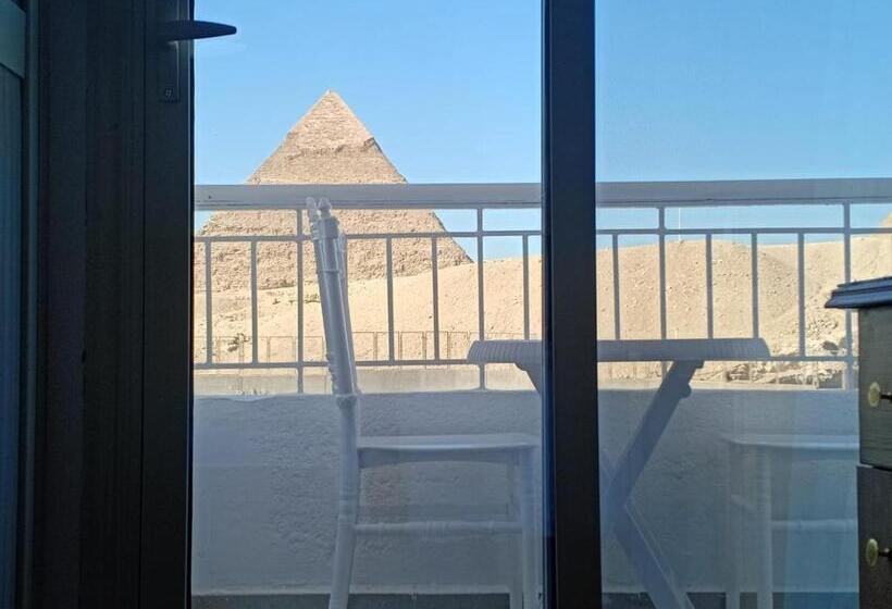 اتاق لوکس با بالکن, Yamour Pyramids View