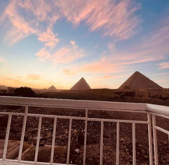 اتاق لوکس با بالکن, Yamour Pyramids View