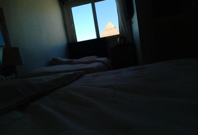 اتاق استاندارد سه تخته با چشم‌انداز, Yamour Pyramids View