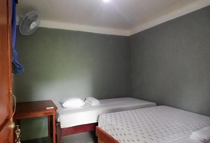 标准三人间, Hostal Xilotl