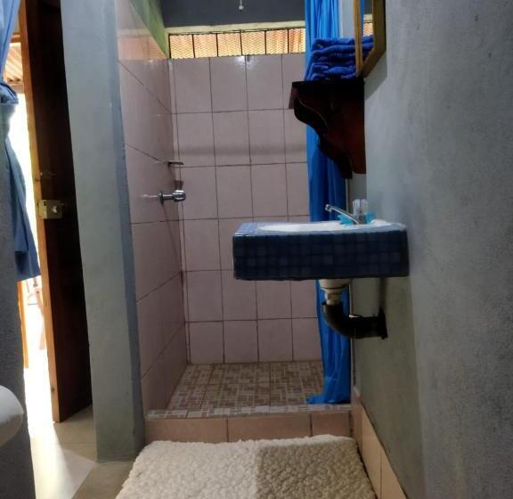 标准三人间, Hostal Xilotl