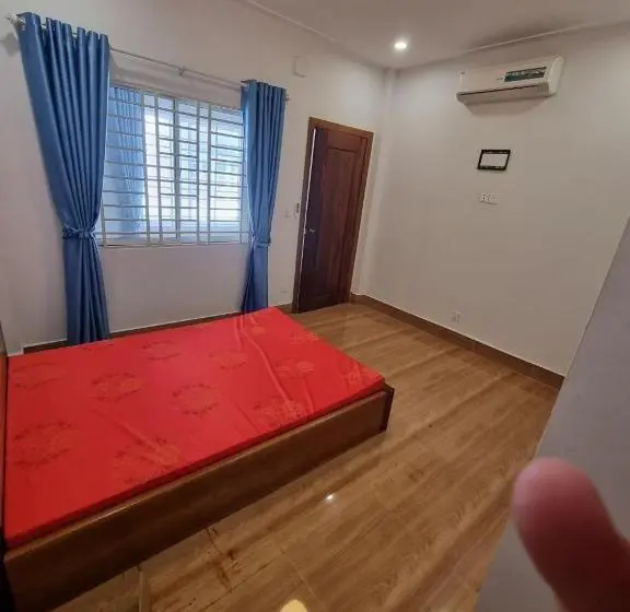 اتاق اکونومی, The Hub Kampot