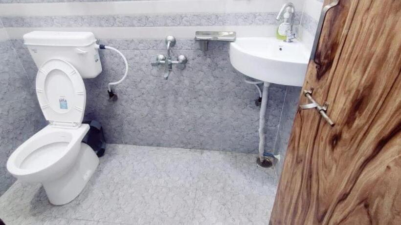 غرفة كلاسيكية ثلاثية, Spot On Hotel The Royal Green