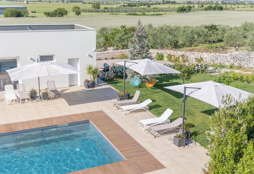 اتاق استاندارد با چشمانداز استخر, Laportulaca Relax & Nature