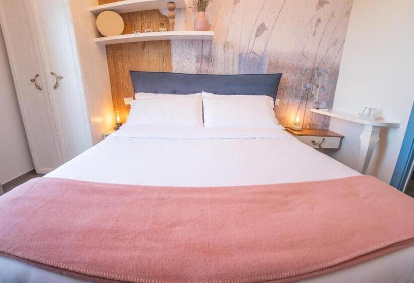 اتاق استاندارد با چشمانداز استخر, Laportulaca Relax & Nature