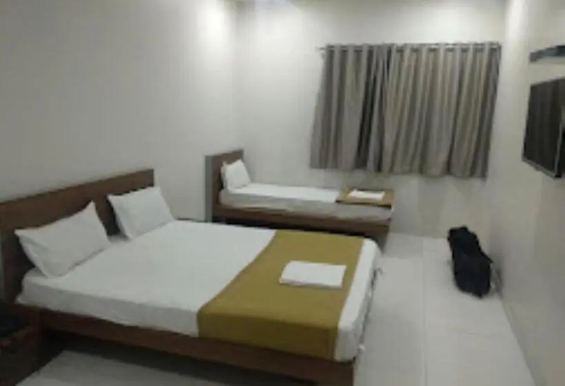 Standard Kolmen Hengen Huone, Avanti, Nashik